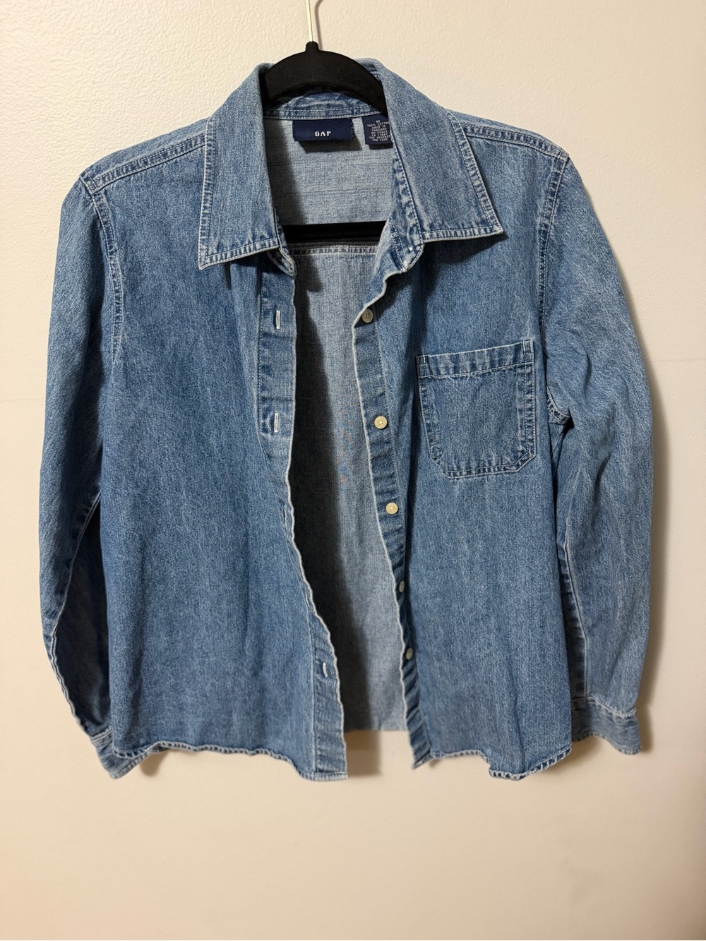 Gap Men’s Medium Blue Denim Chambray Button Down Shirt 100% Cotton